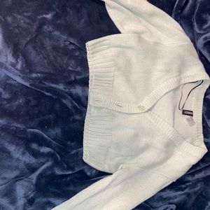 H&M vintage olive green crop top cardigan